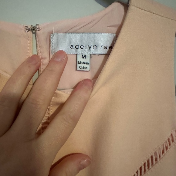 Elegant Pink Womens Dress Size Medium Keyhole Back Bell Hem Sleevless - Picture 6 of 6